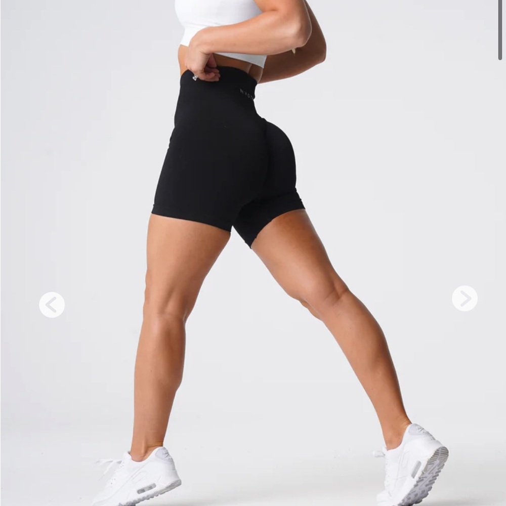 NWOT NVGTN solid seamless bike shorts
